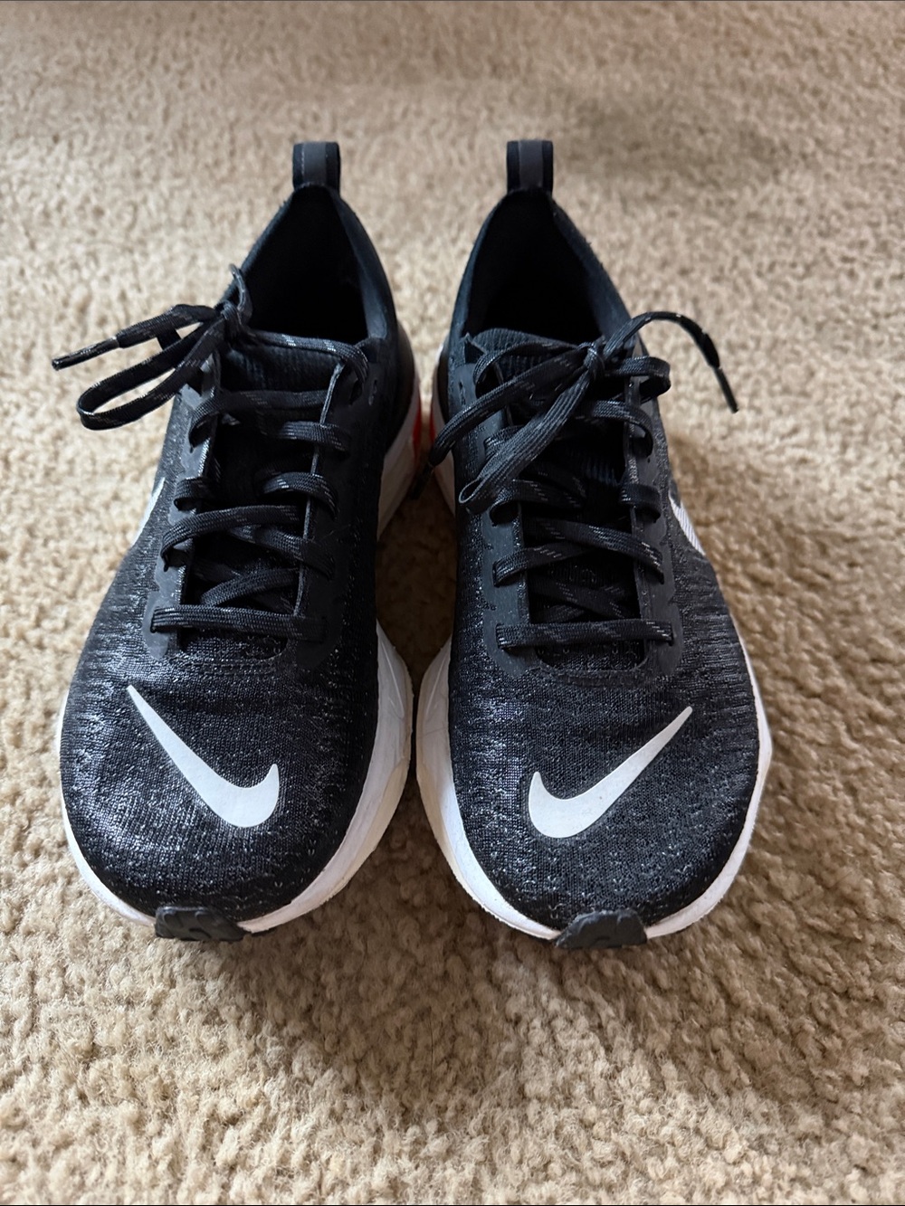Nike Woman’s Black and White Invincible 3 Running shoes